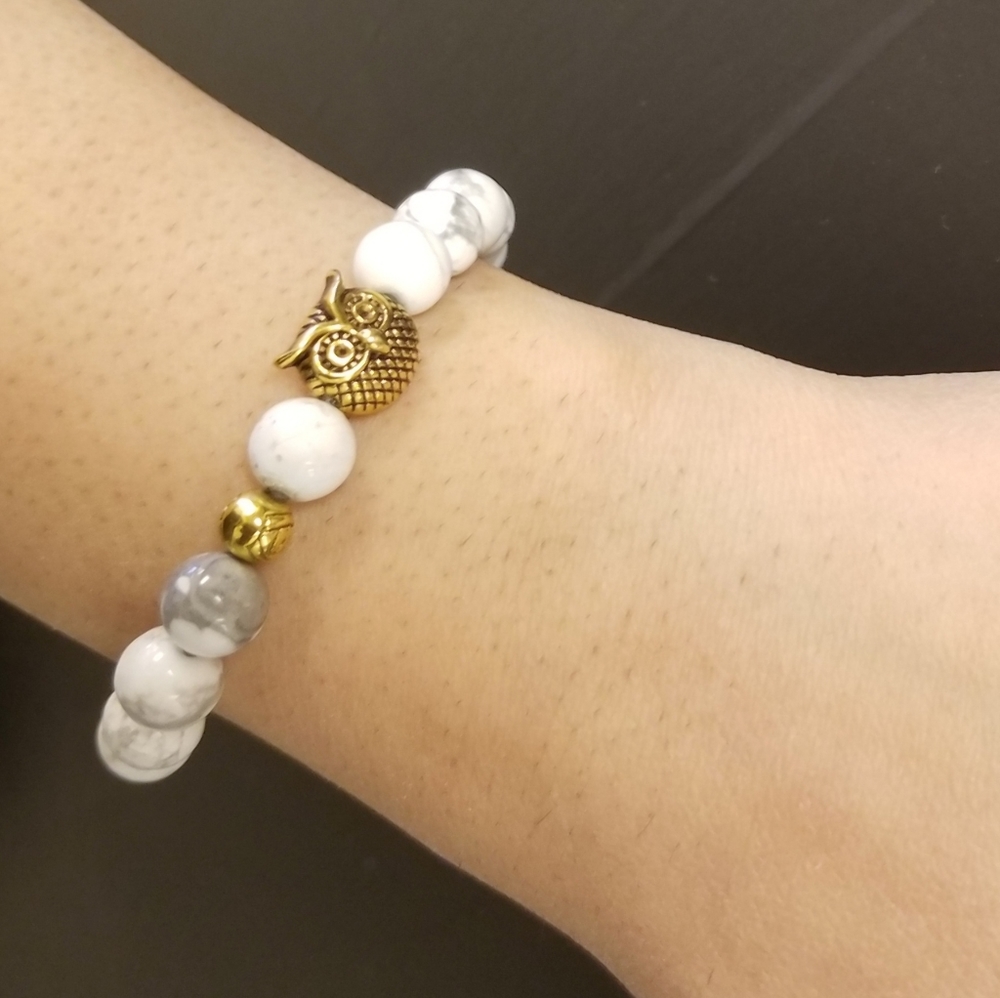 Handmade White Howlite Beaded Stretch Bracelet